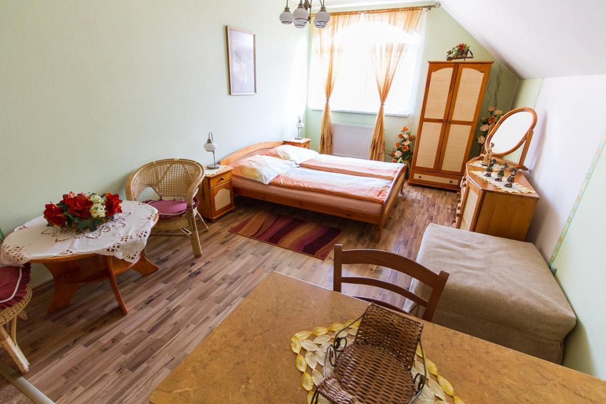 Penzion U Kaplicky Mala Hrastice Exterior foto